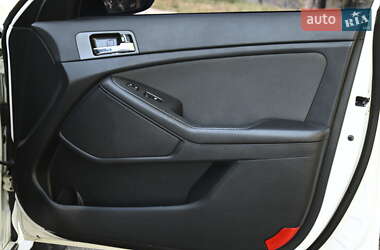 Седан Kia Optima 2012 в 