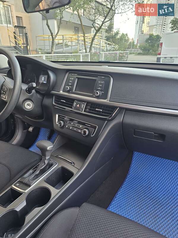 Седан Kia Optima 2017 в Киеве