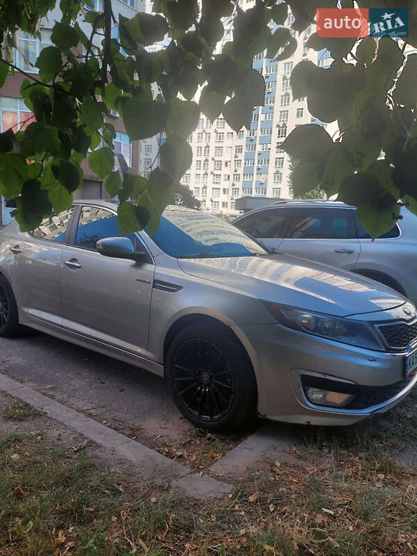Седан Kia Optima 2013 в Киеве
