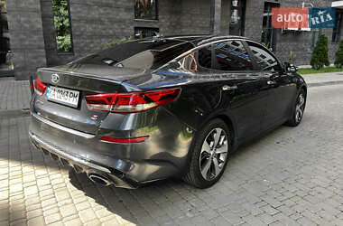 Седан Kia Optima 2019 в 