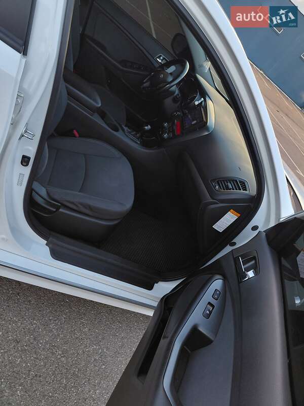 Седан Kia Optima 2013 в Києві фото 7 Седан Kia Optima 2013 в Києві
