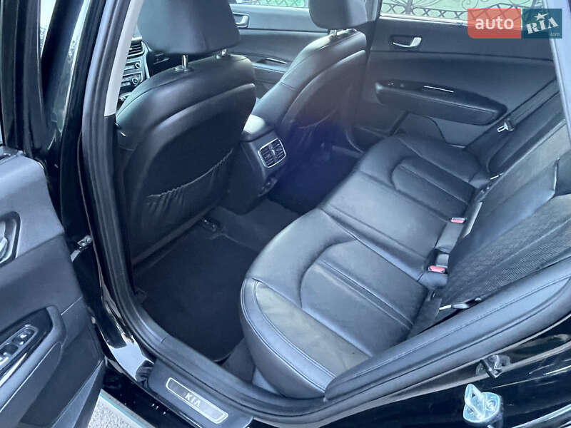 Универсал Kia Optima 2017 в Ровно