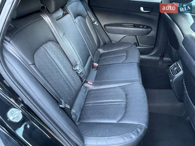 Универсал Kia Optima 2017 в Ровно