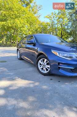 Седан Kia Optima 2016 в 