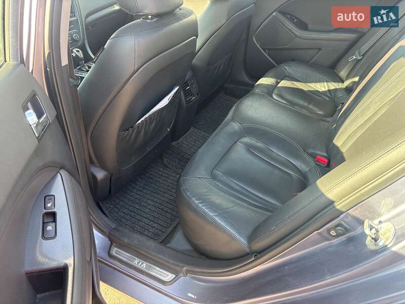 Седан Kia Optima 2012 в Запорожье
