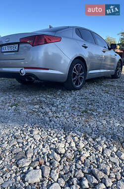 Седан Kia Optima 2012 в 