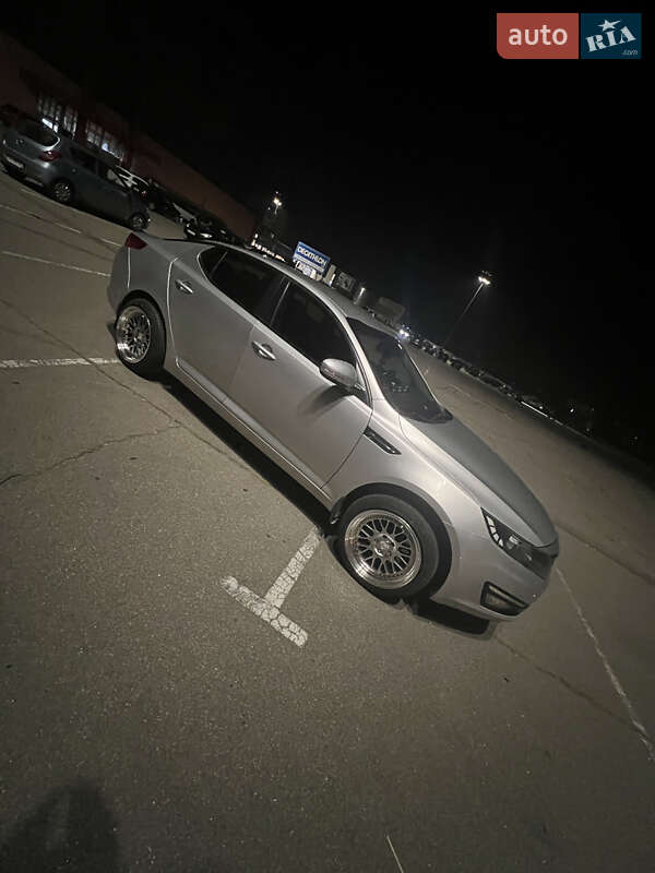 Седан Kia Optima 2011 в Києві