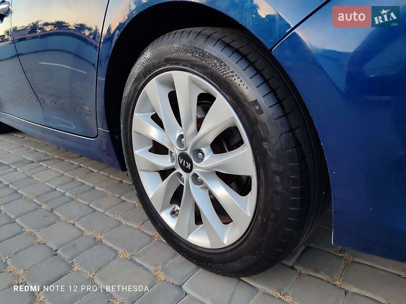 Седан Kia Optima 2016 в Кременчуге