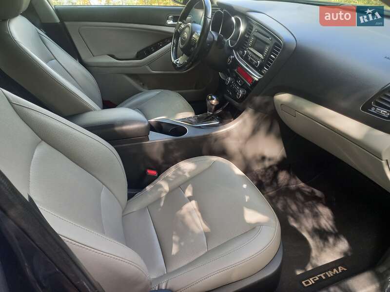 Седан Kia Optima 2014 в Кривом Роге