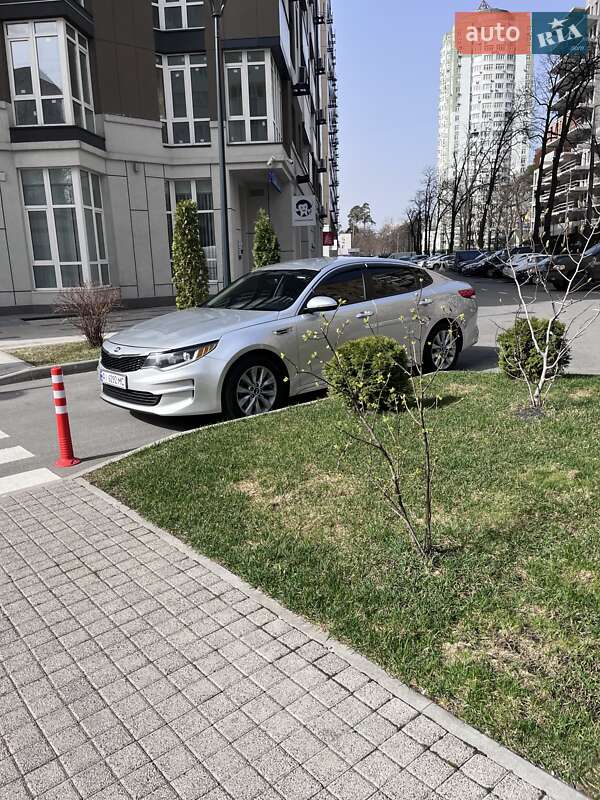 Седан Kia Optima 2016 в Киеве