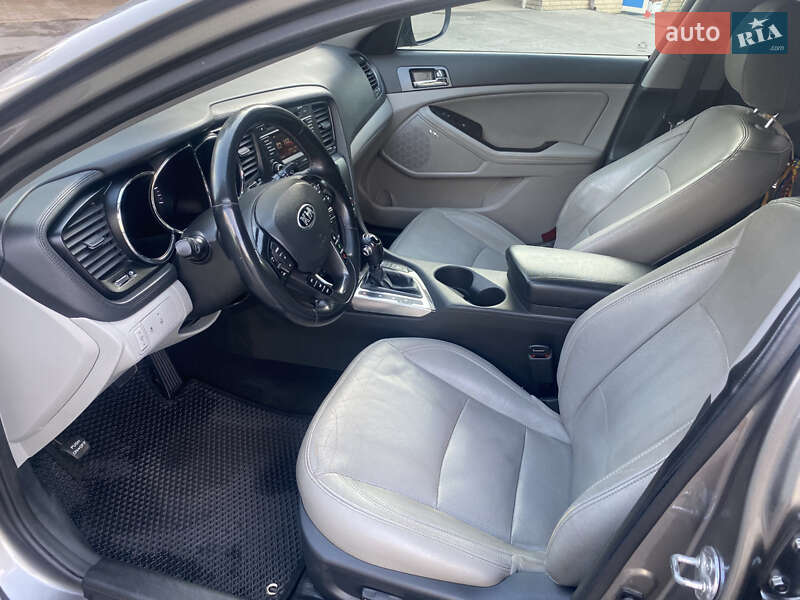 Седан Kia Optima 2013 в Дніпрі