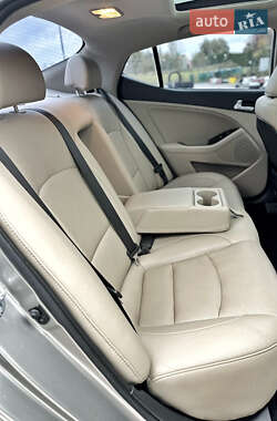 Седан Kia Optima 2014 в 