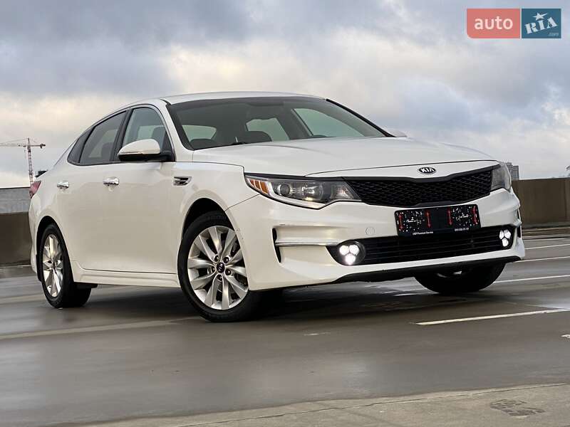 Седан Kia Optima 2017 в Киеве