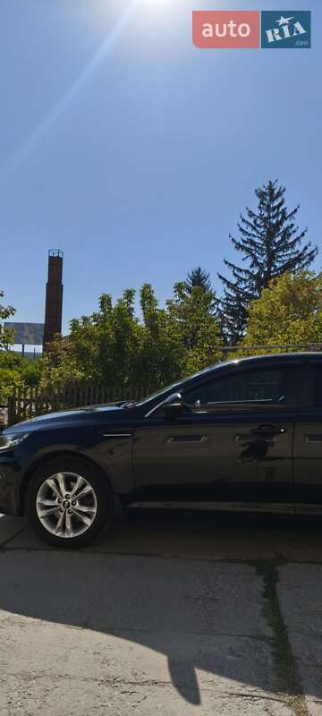 Седан Kia Optima 2012 в Песчанке