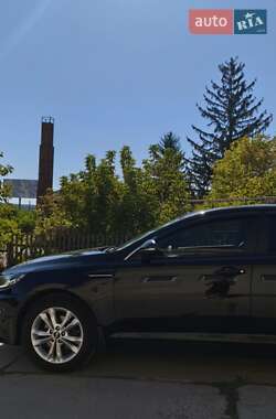 Седан Kia Optima 2012 в 