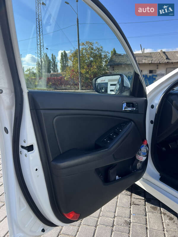 Седан Kia Optima 2012 в Одессе