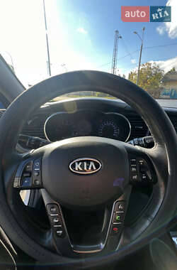 Седан Kia Optima 2012 в 