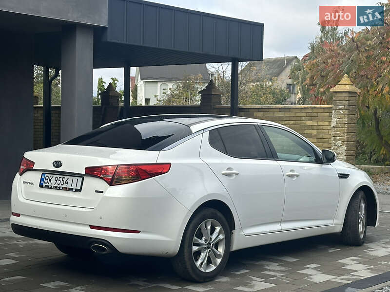 Седан Kia Optima 2012 в Рівному