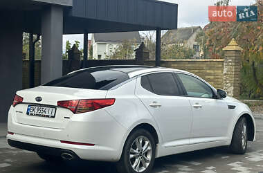 Седан Kia Optima 2012 в 