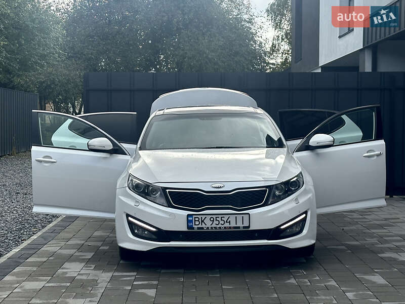 Седан Kia Optima 2012 в Рівному