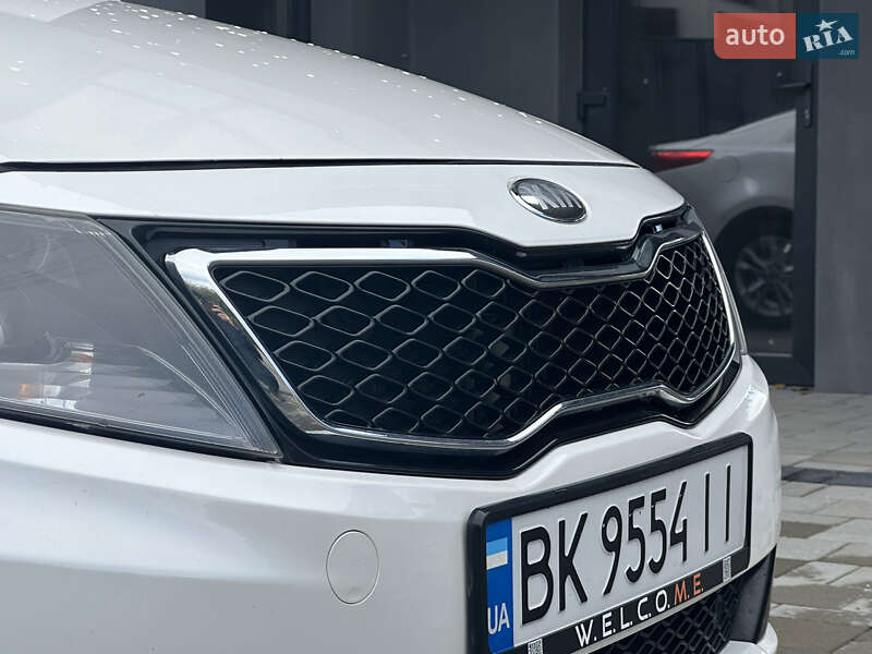 Седан Kia Optima 2012 в Рівному