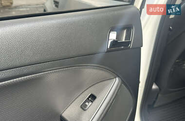Седан Kia Optima 2012 в 