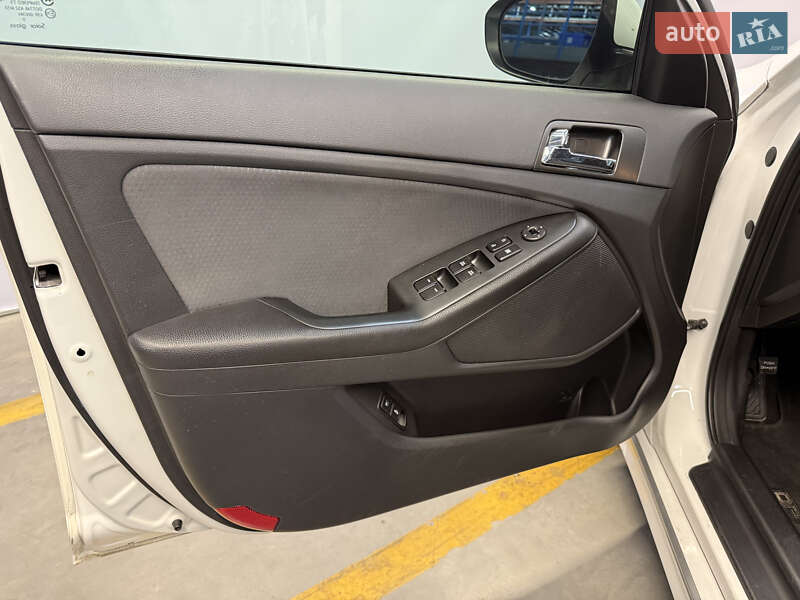 Седан Kia Optima 2013 в Киеве фото 12 Седан Kia Optima 2013 в Киеве