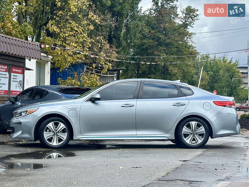 Седан Kia Optima 2017 в Киеве