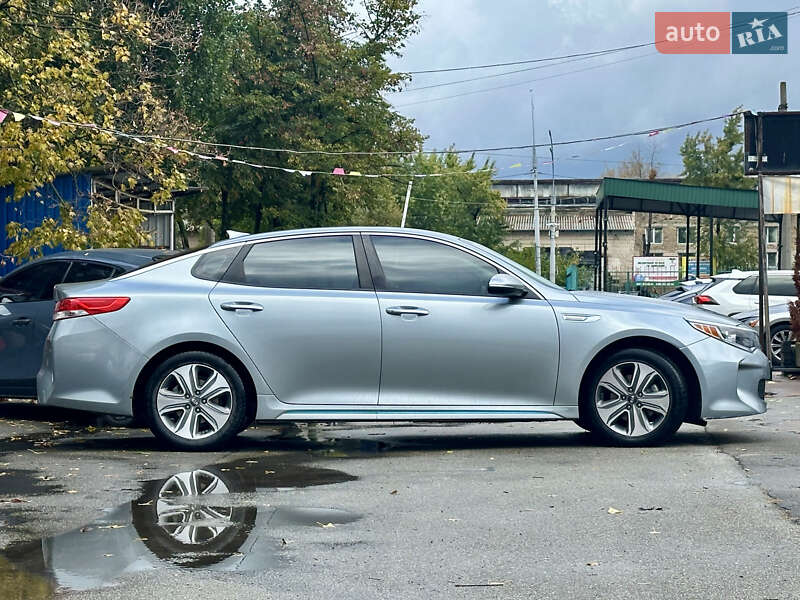 Седан Kia Optima 2017 в Киеве