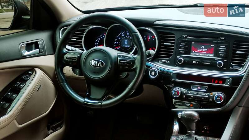 Седан Kia Optima 2015 в Полтаве