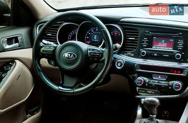 Седан Kia Optima 2015 в 