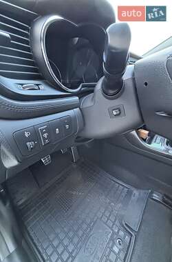 Седан Kia Optima 2012 в 