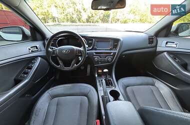 Седан Kia Optima 2012 в 