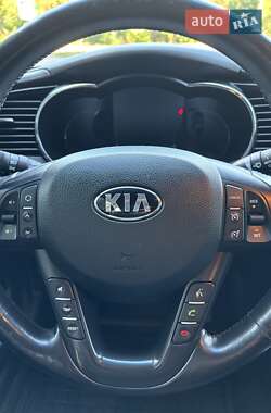 Седан Kia Optima 2012 в 
