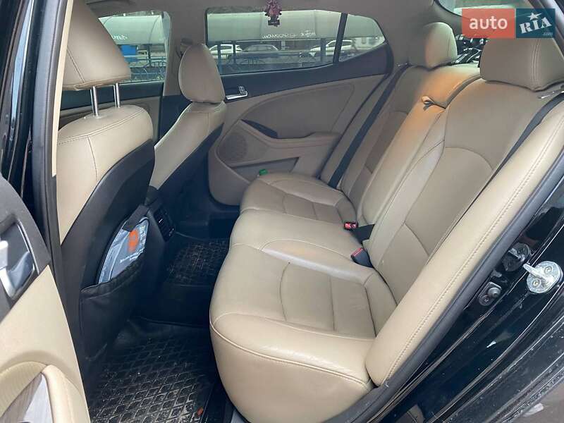 Седан Kia Optima 2014 в Киеве