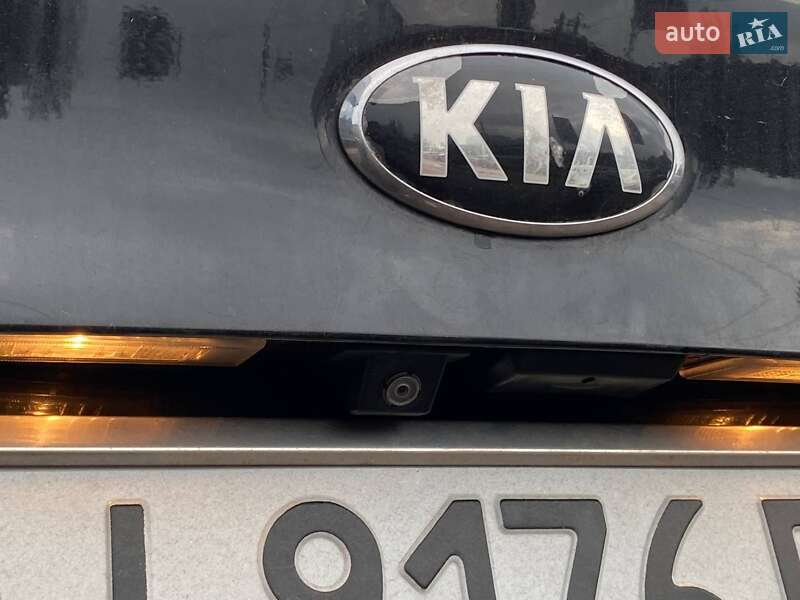 Седан Kia Optima 2014 в Киеве