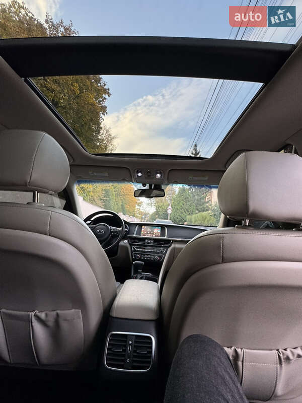 Седан Kia Optima 2017 в Черновцах
