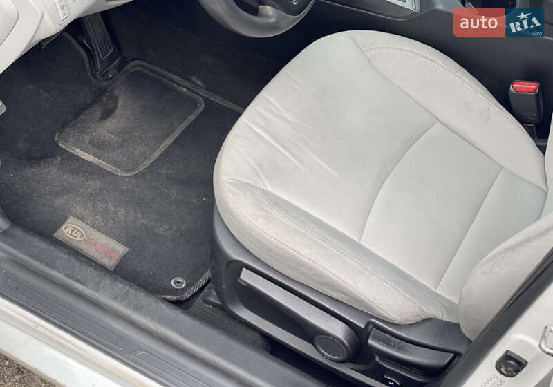 Седан Kia Optima 2013 в Киеве фото 9 Седан Kia Optima 2013 в Киеве