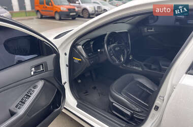 Седан Kia Optima 2012 в 
