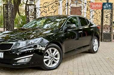 Седан Kia Optima 2012 в 