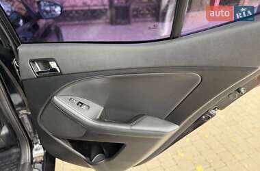 Седан Kia Optima 2012 в 
