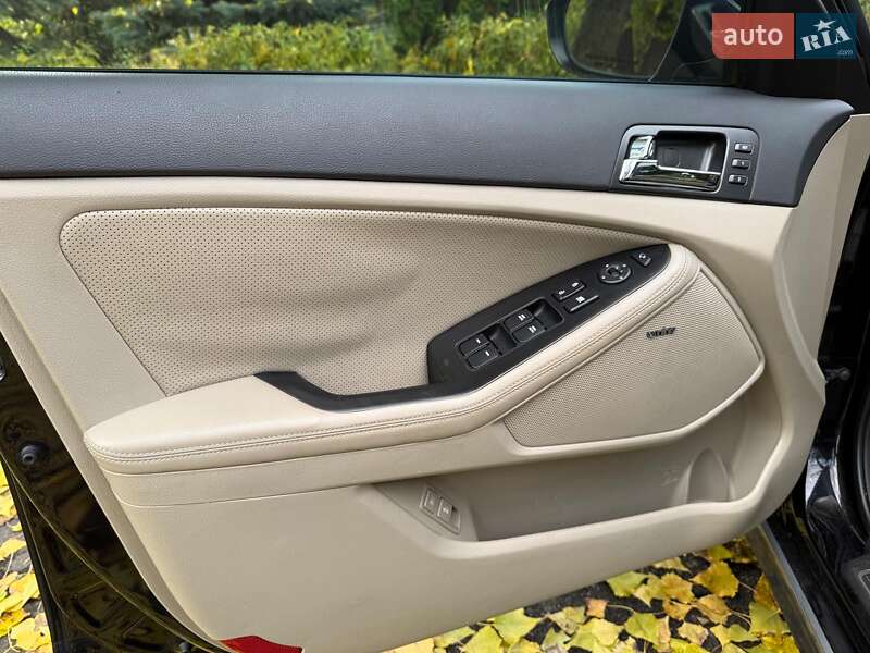 Седан Kia Optima 2013 в Києві