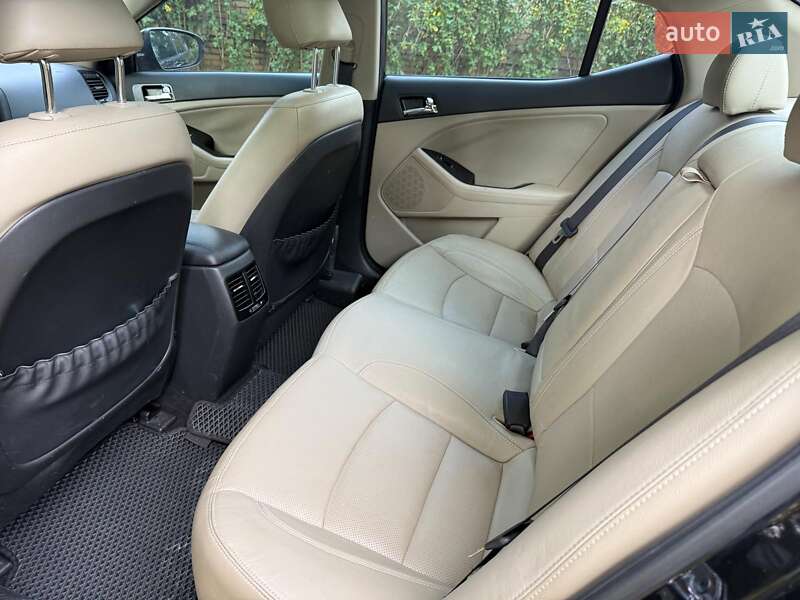 Седан Kia Optima 2013 в Києві