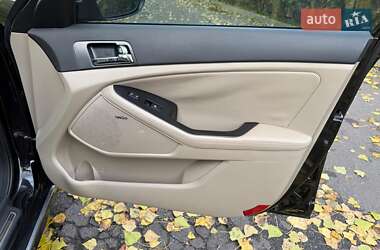 Седан Kia Optima 2013 в 