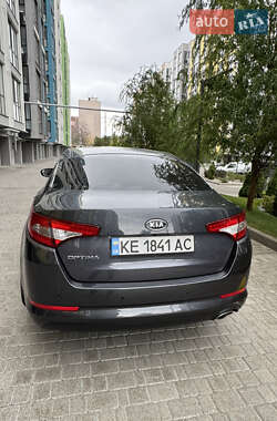 Седан Kia Optima 2012 в 