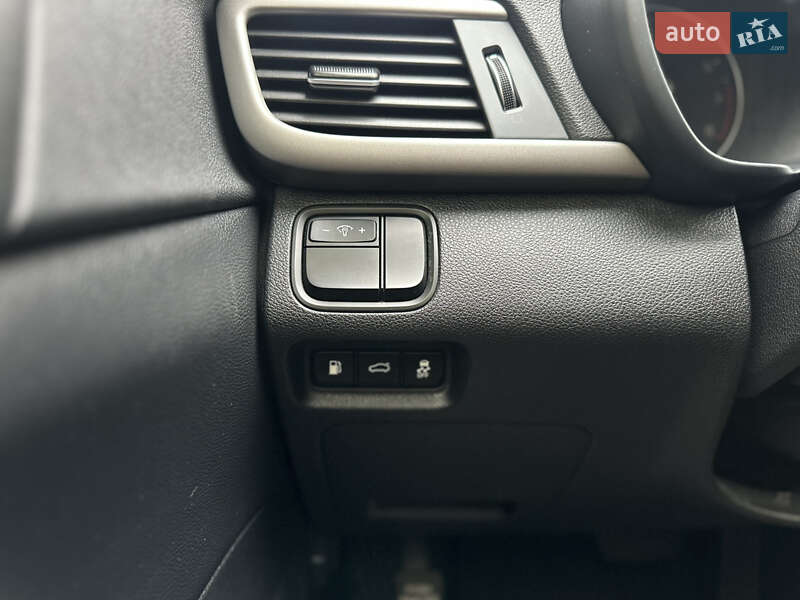 Седан Kia Optima 2016 в Киеве фото 34 Седан Kia Optima 2016 в Киеве