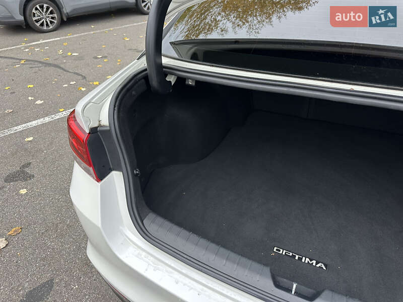 Седан Kia Optima 2016 в Киеве фото 49 Седан Kia Optima 2016 в Киеве