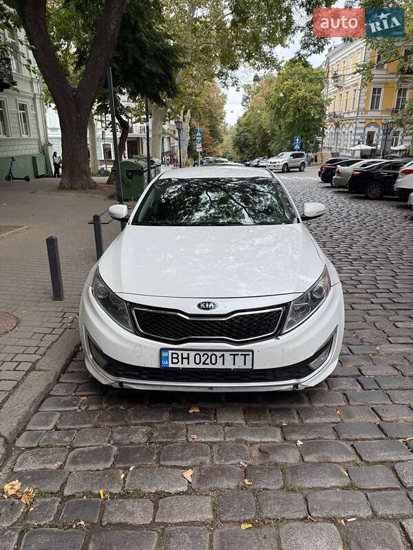 Седан Kia Optima 2013 в 