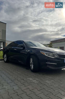 Седан Kia Optima 2016 в 