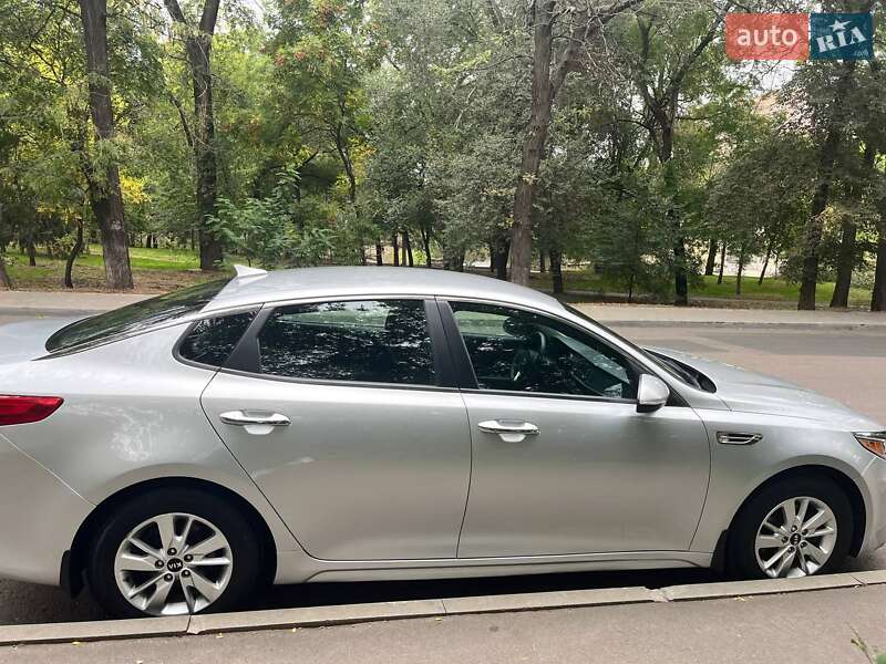 Седан Kia Optima 2017 в Одессе